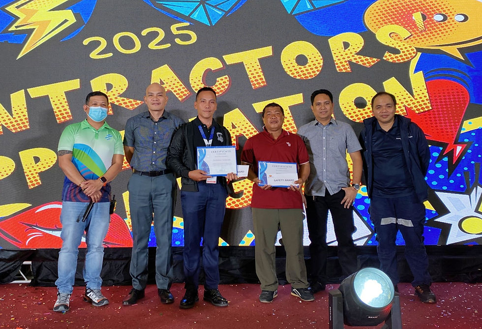 Victors of Safety. Davao Light’s 2025 Contractors’ Appreciation Night highlighted exceptional safety practices and embodied values worth emulation through special awards for outstanding companies and individuals. SG Robert Temporado of Arsenal Security Agency, Inc. and Ranieto Sumalinog of ACAA, Inc. (3rd and 4th from left) were honored as Lifesaver Awardees during the event.